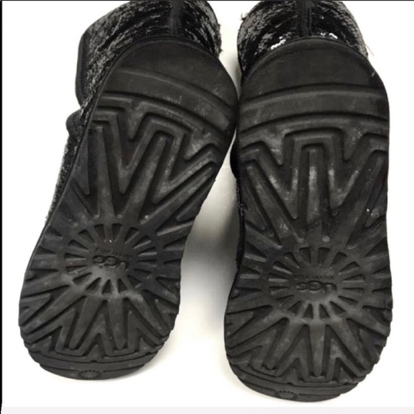 UGG Classic Short Black Sequin Boots Size 7 - Picture 7 of 8